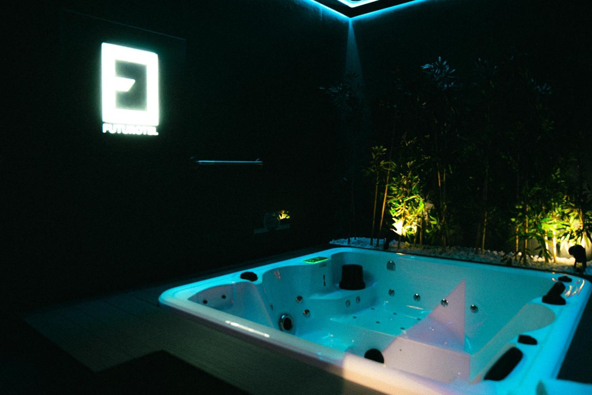 Capsule hotel Futurotel