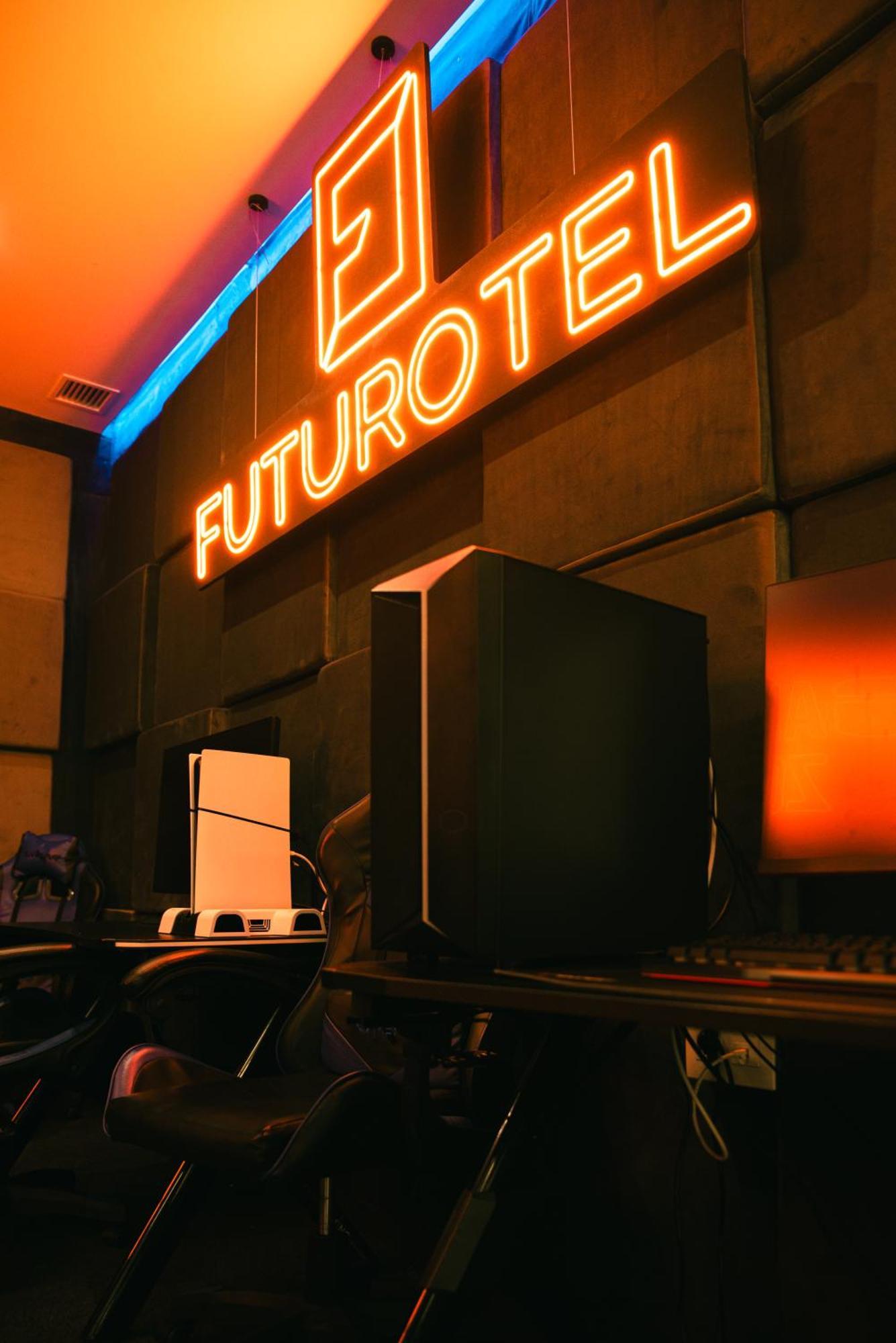 Capsule hotel Futurotel Seville