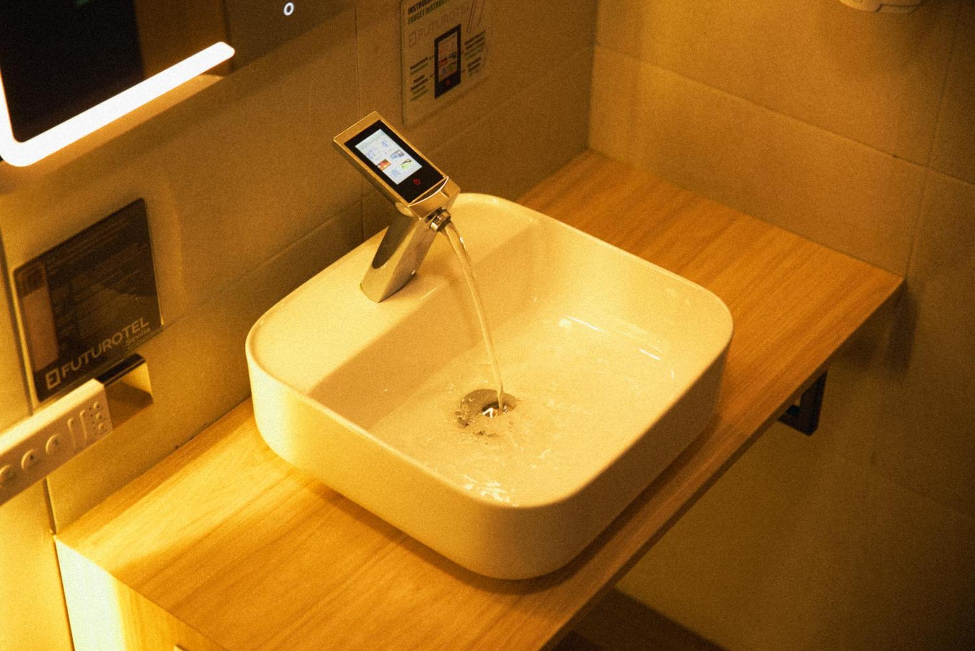 Futurotel Capsule hotel *